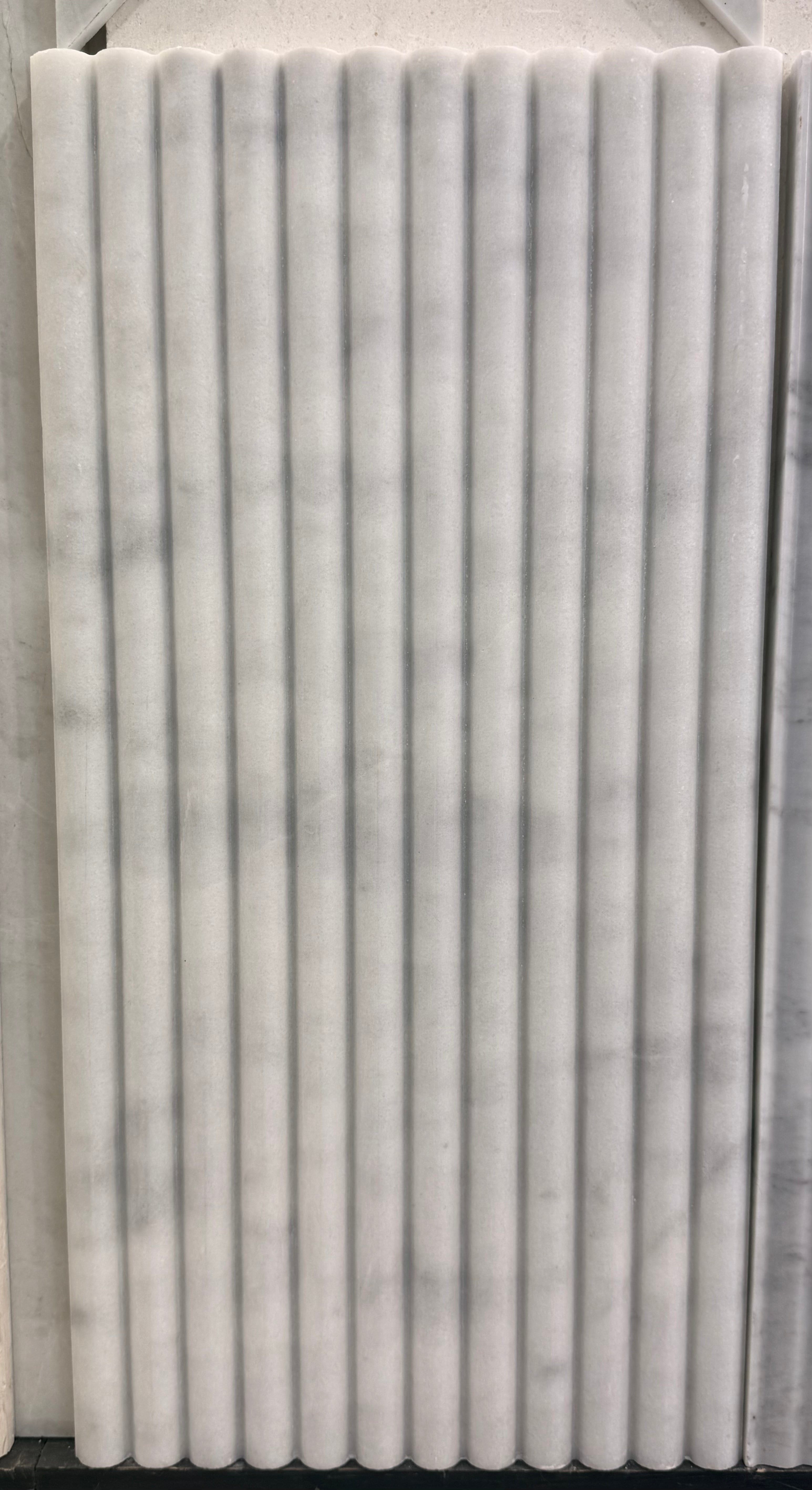 Bianco mare fluted