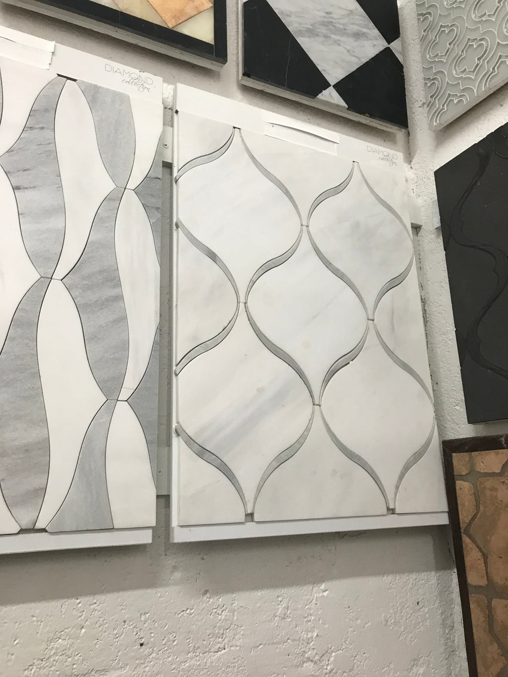 Dolomite White and Grey Lantern Honed Mosaic Tile
