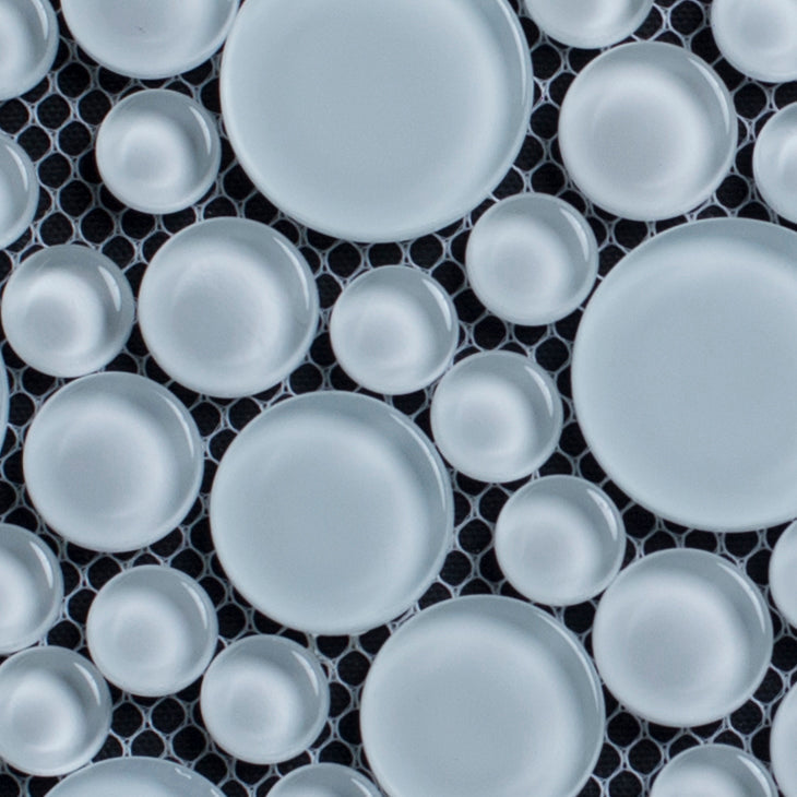 Pattern of white ceramic plates 